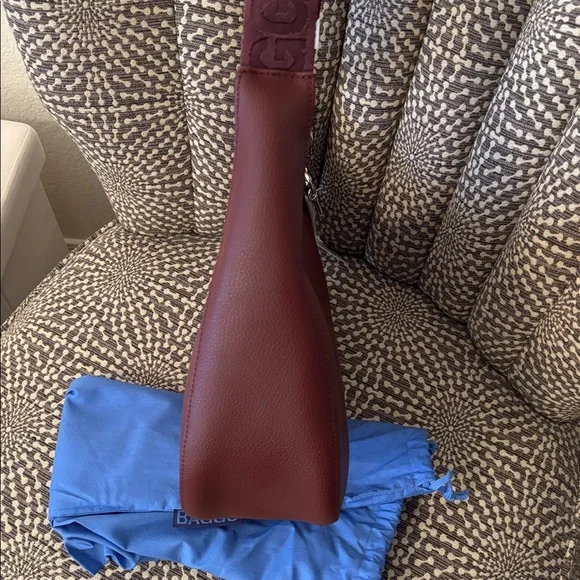 BAGGU Medium Recycled Leather Crescent Shoulder Bag Mahogany Burgundy NWT - Picture 8 of 14